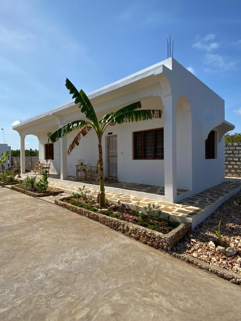 Red Land House Bed & Breakfast Ватаму Екстериор снимка